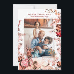 God jul moderna blommigt- och renfoto julkort<br><div class="desc">Modern fotokort för den orustiska familjen God jul med säsong vattenfärgad burgundi,  orange och  botanisk skogsblad och blomkrans och en renare med vit bakgrund.            På baksidan har kortet en mörk röd vintage med vattenfärgbakgrund,  en blommigt bukett och ett blanksteg för handskriven text/namnteckning.</div>