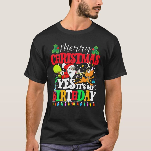 God jul och ja, det är min födelsedagspojke i Jula T Shirt (Framsida)