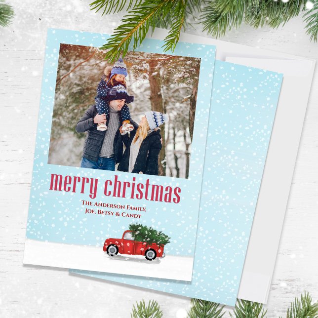 God jul One Photo Red Lastbil Julkort (Christmas classic rustic red truck holiday photo card with whimsical winter snowfall)