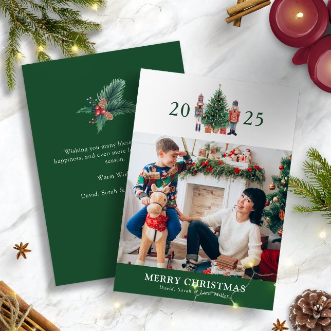 God jul Photo Helgdag Card Julkort (Merry Christmas 2025 Nutcracker Green Photo Holiday Card by Painted Paperie
)