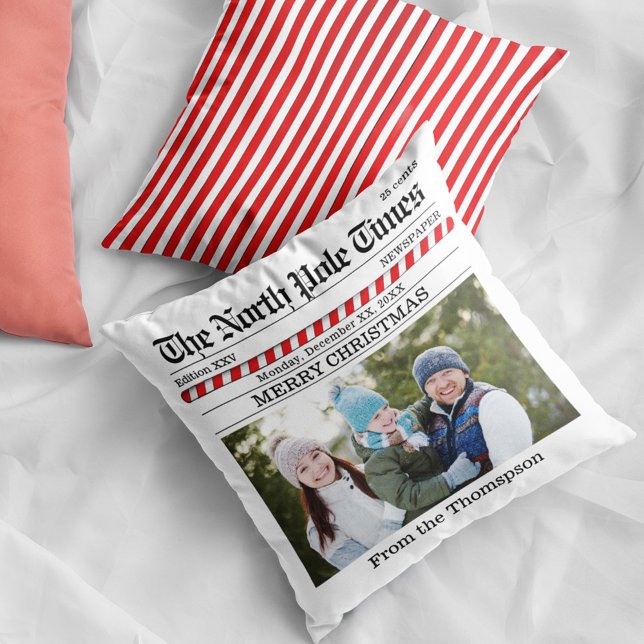 God jul Photo Personlig Newspaper Kudde (Christmas cute whimsical newspaper print photo throw pillow.)