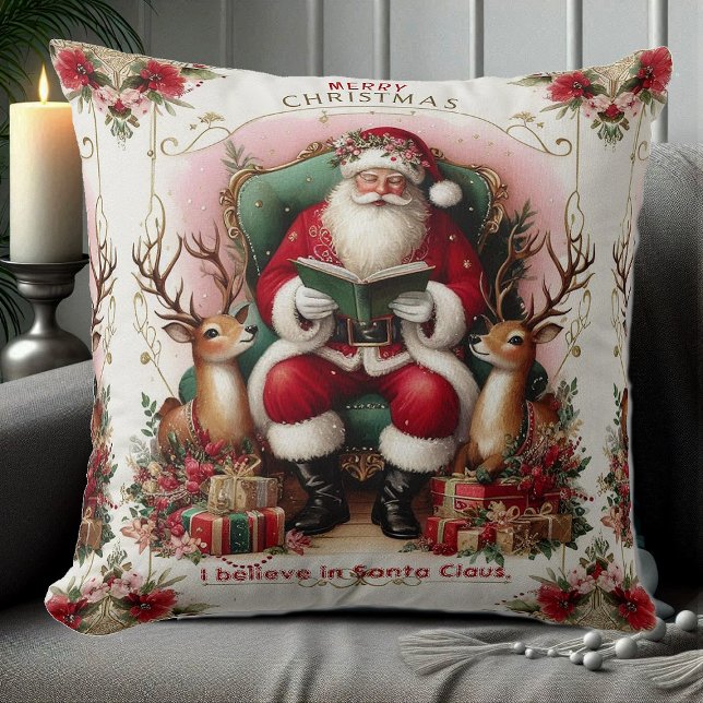 God jul Quote Santa Reading to Reindeers Kudde (Merry Christmas Quote Santa Reading to Reindeers Throw Pillow)