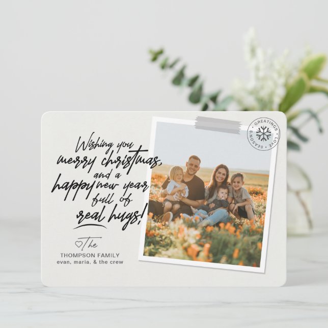 God jul Real Script Hugs Post Covid Photo Julkort (Stående Fram)