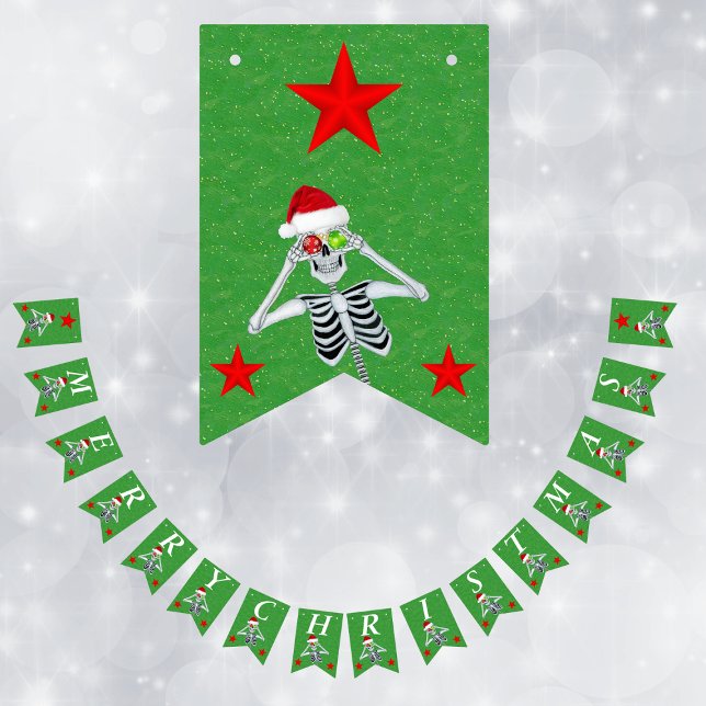 God jul Roligt Skeleton Red Stars Grönt Vimplar (Fun Skeleton ornament eyes Santa hat red stars on green Merry Christmas party banner bunting flags.)