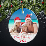 God jul Sunny Family Photo Julgransprydnad Keramik<br><div class="desc">En julgran-dekoration på dubblans sida med ett foto på framsidan och baksidan,  med säsong-röd skript på båda sidor. Om du vill ändra eller ta bort texten och fotot på endera eller båda sidorna klickar du på knappen för anpassning.</div>