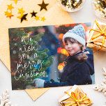 God jul träd, ett foto söt text röd julkort<br><div class="desc">Vi önskar er God jul! Det här helgdag-fotokortet innehåller ett klassiskt meddelande i roligten Julgran på ett vågrät-foto. Det här söta kortet är ett underbart sätt att skicka julklapp till vänner och familj. Behandlingen av lekfull text formas som en Julgran och prickas med snöskräp. Baksidan är ett festivt rött som...</div>
