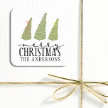 God jul Träd Modern Helgdagar i skript Fyrkantigt Klistermärke<br><div class="desc">God jul Träd Modern Script Helgdagars Stickers innehåller festive Julgranar med texten "God jul (namn)" i modernt skript. Anpassa genom att redigera texten i textrutan. Designad av ©Evco Studio www.zazzle.com/store/evcostudio</div>