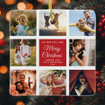 God jul WE KÄRLEK DU Mamma Photo Collage Julgransprydnad Keramik<br><div class="desc">Perfekt-gåva till Helgdagarna: Ett modernt trendig Instagram Photo Collage-ornament med personlig-meddelande och 8 favoritfamiljefotografier med röd bakgrund. Gör det till en keepy-present till din mamma,  pappa,  syster,  moster eller någon annan familjemedlem eller vän - det ger ett leende till deras ansikte i åratal till komen. God jul!</div>