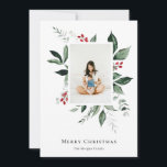 God jul Winter Berry Botanical Photo Julkort<br><div class="desc">Vinterbergsbergen,  botaniskt,  3 fotokort för helgdag i elegant. Kortets egenskaper,  elegantens vattenfärg ramar av röda vinterbär och botaniskt grönt med koordinering av mjuk silver grått färg-stöd. Ett foto på framsidan och två foton på vågrät på baksidan.</div>