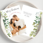 God jul Winter Botanicals Elegant Photo Julkort<br><div class="desc">Skicka dina julhälsningar med den här eleganten ett helgdag av gigantiska botaniska bilder! Utformningen innehåller ditt foto i chic-båge med julhälsningar i elegantens manusgrafi och dina detaljer i modern enkel typografi i rött färg på den rena vita bakgrunden, som ramas in av lush grönt vinterfärgblad. I det omvända dokumentet visas...</div>