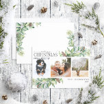 God jul Winter Fir Cone Greenery Photo Hol Julkort<br><div class="desc">Docka salarna och trimma träd med vårt God jul Winter Fir Cone Greenery 3 Photo Helgdag Card! Det här vackra kortet har vattenfärgsbilder av vinter-fir-koner och grön, accentuerad av tre av dina favoritfoton i familjen. Uttrycket "God jul" är skrivet i modern kalligrafi, och skapar denna perfekt för att önska vänner...</div>