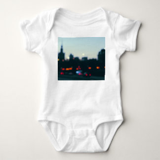 God kväll: Blurry Cityscape Silhouette. T Shirt