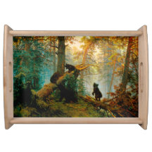 God morgon i ett skogsträ i Gräs med Unge Shishkin