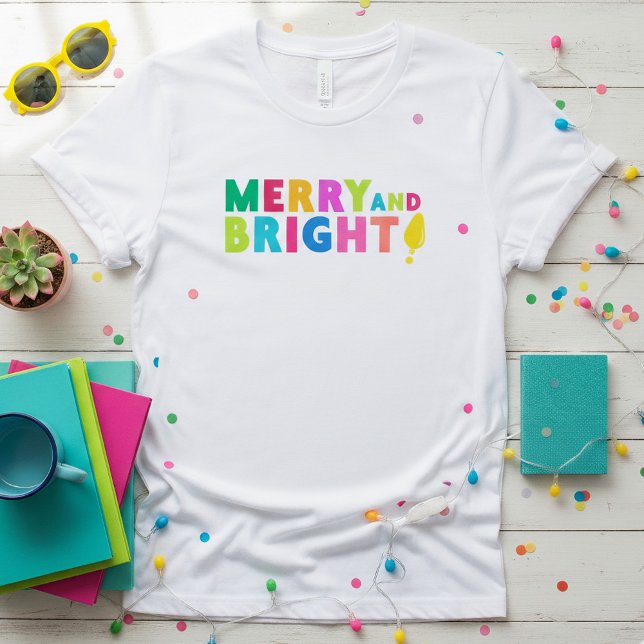 God och Bright Julbulb T Shirt (Very Merry and So Bright. Our festive colorful Christmas t-shirt complete with a nostalgic bulb.)