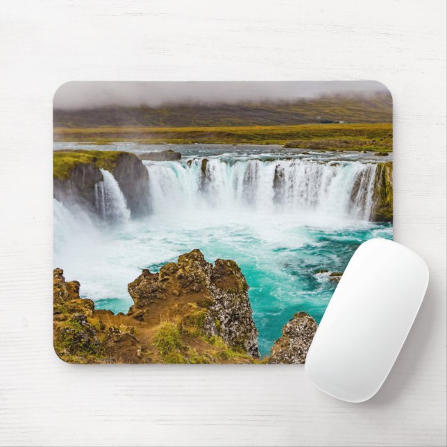 Godafoss vattenfall, Island Musmatta (Med mus)