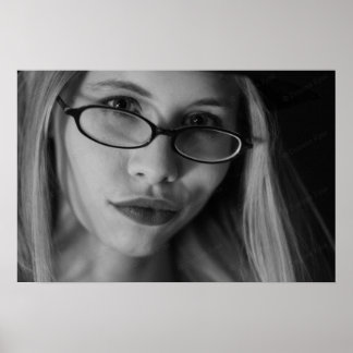 Goddes Smirking poster i B&W