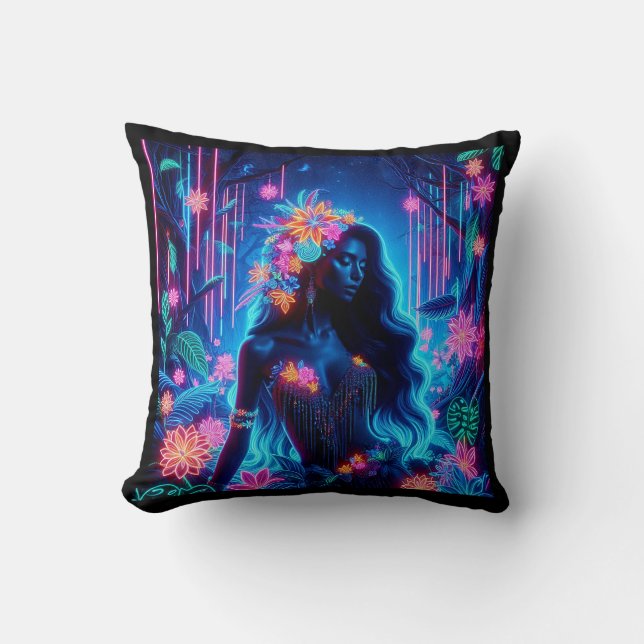 Goddess gudinna Neon Glow Forest fantasy art Kudde (Framsida)