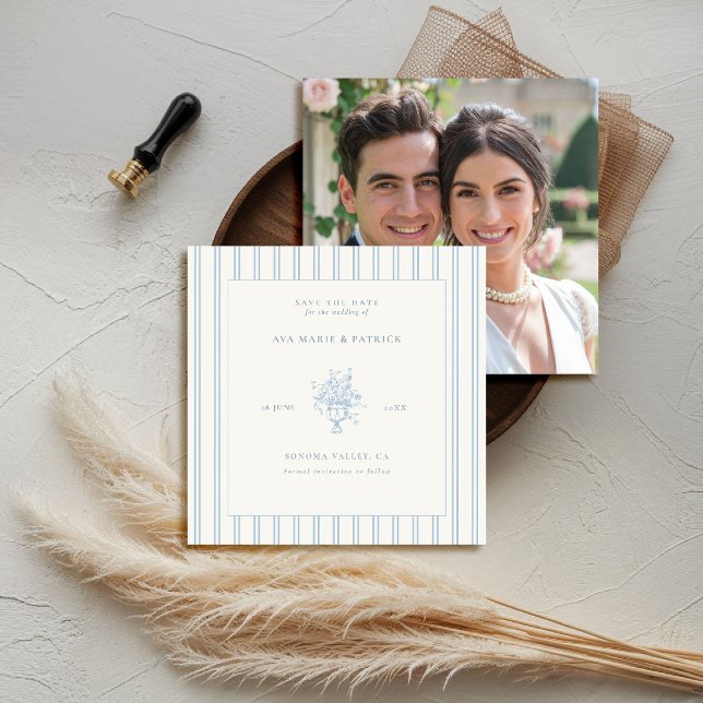 Gods Chic Blue Rand Blommigt Vas Photo Bröllop Spara Datumet (elegant wedding save the date photo template chateau estate garden destination blue periwinkle)