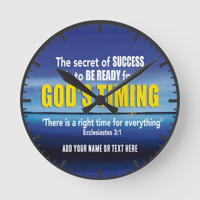 GODS TIMING Success Christian inspirational Quote Rund Klocka (Framsida)