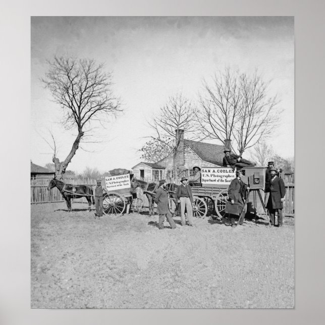 Godsvagnar och kamera till Sam A Cooley-fotograf Poster (Framsidan)