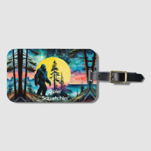 Goin'Squatchin's Colorful Sasquatch liggande Bagagebricka