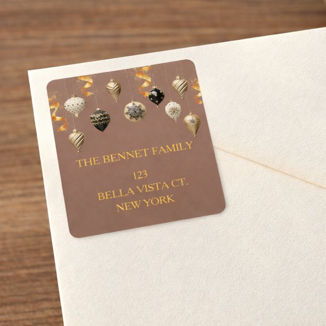 Gold and Black Christmas Baubles Adressetikett (Skapare uppladdad)