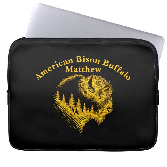 Gold Bison Portrait With Forest Silhouette Design Laptop Fodral (Framsidan)