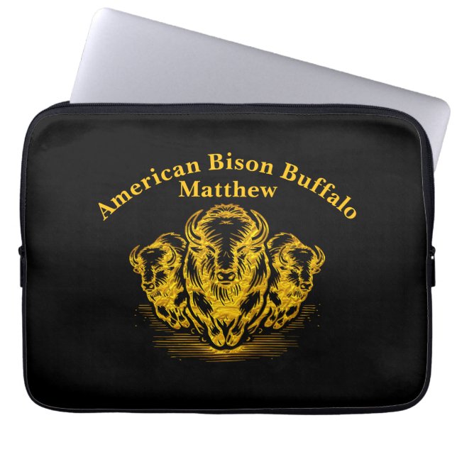 Gold Bison Stampede in a Wild Prairie Setting Laptop Fodral (Framsidan)