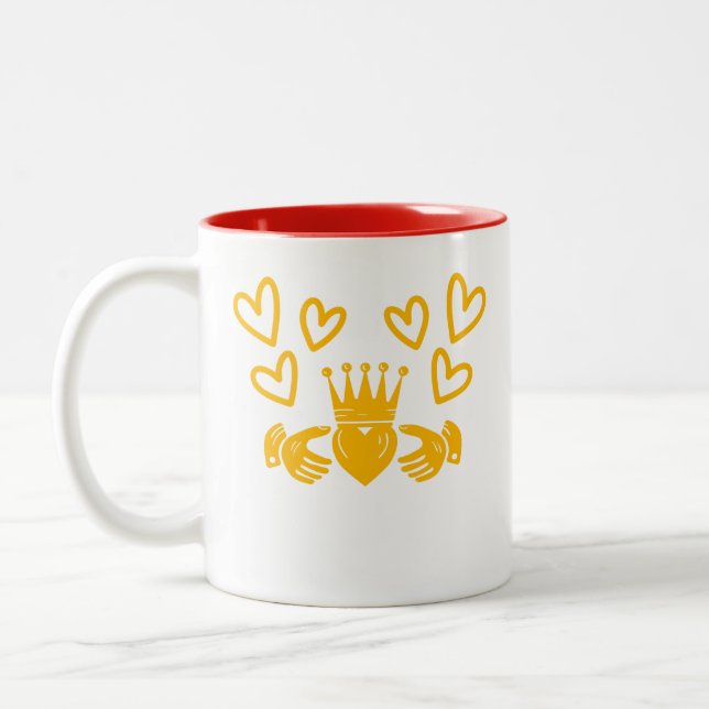 Gold Claddagh Ring Coffee Mug Två-Tonad Mugg (Vänster)