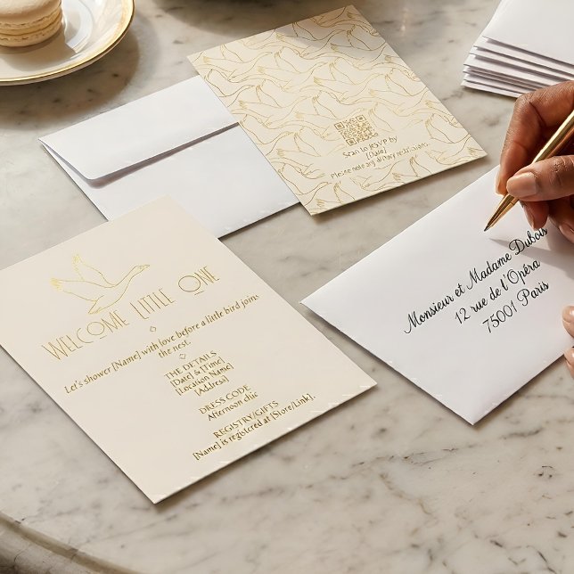 Gold Filigree Art Deco | Goose Baby Shower Inbjudningar (Lifestyle Shot)