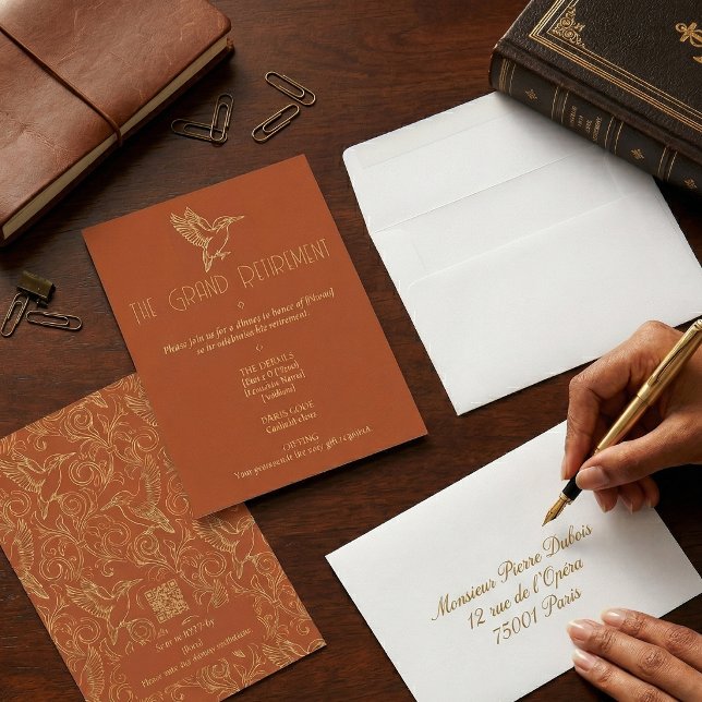 Gold Filigree Art Deco | Kingfisher Retirement Inbjudningar (Lifestyle Shot)