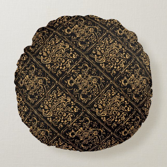 Gold Ornamental Baroque Pattern On Black Rund Kudde (Framsidan)