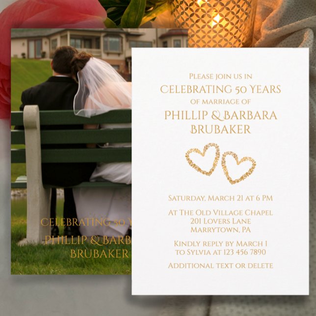 Golden 50:e Bröllop-årsdagen Party Heart Photo Inbjudningar (Add a photo and names to personalize this simple golden heart 50th anniversary party invitation
)