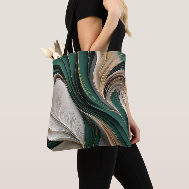 Golden Air – Emerald & Gold Flowing Abstrakt Tygkasse (Närbild)