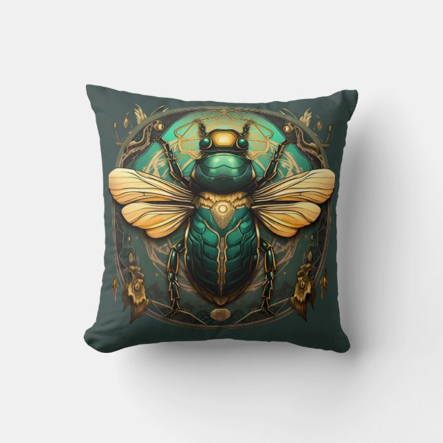 Golden Beetle Emblem Pillow - Embrace Elegance Kudde (Framsida)