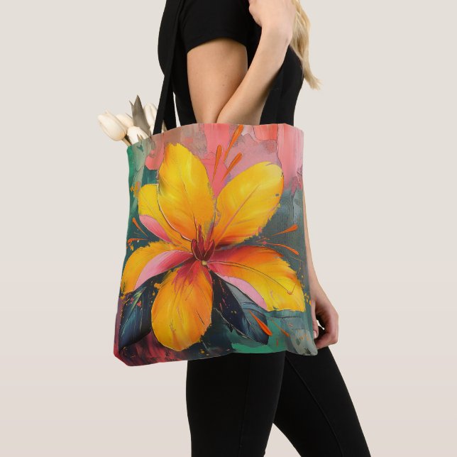 Golden Bloom – Vibrant Abstract Floral Expression Tygkasse (Närbild)