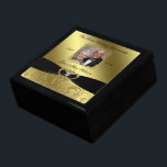 Golden Bröllop-årsdagen för fotoutgåva Minnesask<br><div class="desc">En Digitalbcon Bilder Design med ett tema med svart platinstryck och Guld Glitter-blomma Ram med en rad olika bilder, former, mönster, stilar och typsnitt i denna foto-Gift-ruta av typen"Golden Bröllop-årsdagen". Den här eleganten och den här attraktiva designen levereras med anpassadet Fotobild och textmarkeringar på framsidan och skapar säkert många års...</div>