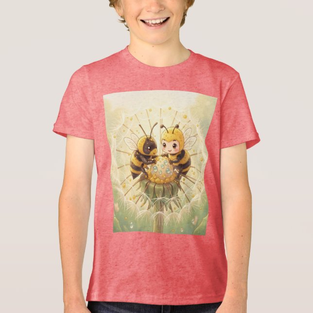 Golden Bumblebee in Bloom Dance.5 T Shirt (Framsida)