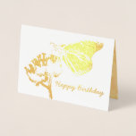 Golden Butterfly på Flower Friend Birthday Folierat Kort<br><div class="desc">En riktig söt, feminin design, med en stor fjäril på en blomma. Enkel och grafisk bild, abstraktens fjäril- och blombild kommer från min ursprungliga naturfotografi. Inuti, på en abstrakt, mönster i den gyllene gulten, finns en underbar känsla som flödar med bilden, som kan vara personlig om du också väljer att...</div>