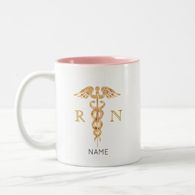 Golden Caduceus Symbol & Registered Nurse Monogram Två-Tonad Mugg (Vänster)