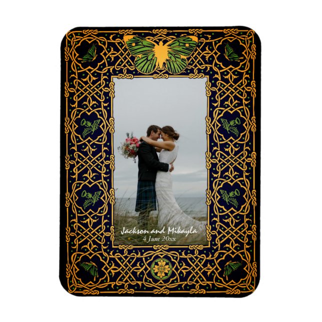 Golden Celtic Knot Ram Magnet (Vertikal)