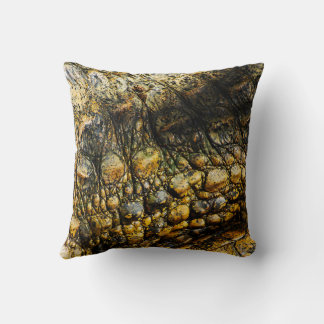 Golden Crocodile Skin Texture Close Up Kudde