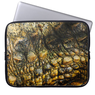 Golden Crocodile Skin Texture Close Up Laptop Fodral