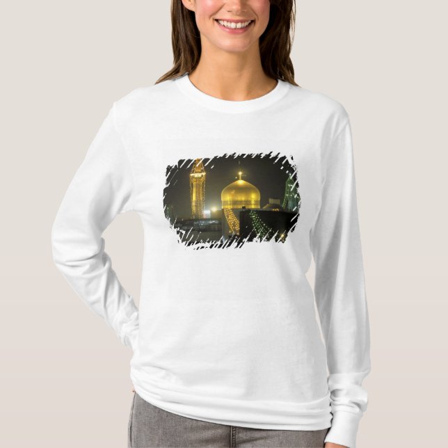 Golden dome of the Imam Reza Shrine Complex på T Shirt (Framsida)