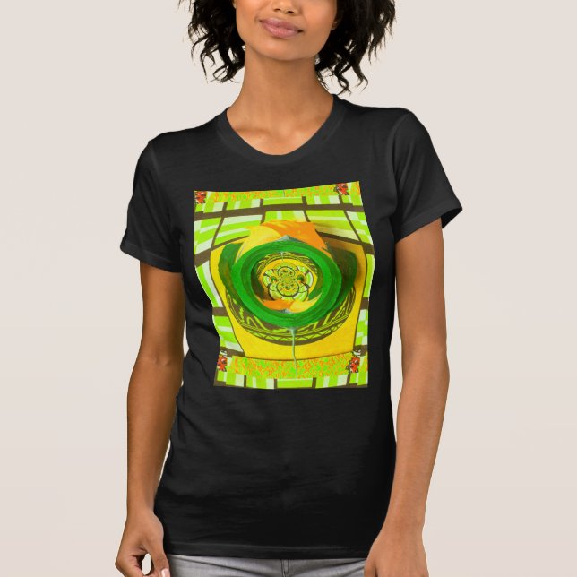 Golden Elegance: Snygg afrikansk Gul ros Art Tee (Framsida)