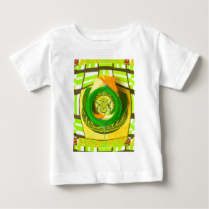 Golden Elegance: Snygg afrikansk Gul ros Art Tee Shirt