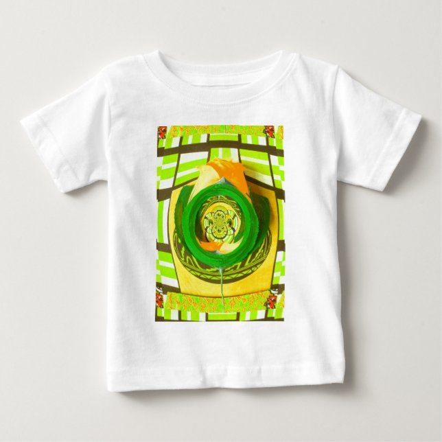 Golden Elegance: Snygg afrikansk Gul ros Art Tee Shirt (Framsida)