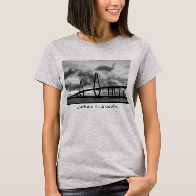 Golden Evening at Arthur Ravenel Grayscale T-Shirt (Framsida)