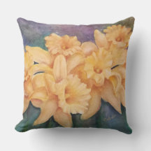 GOLDEN GULT DAFFODIL FLOWERS PATIO