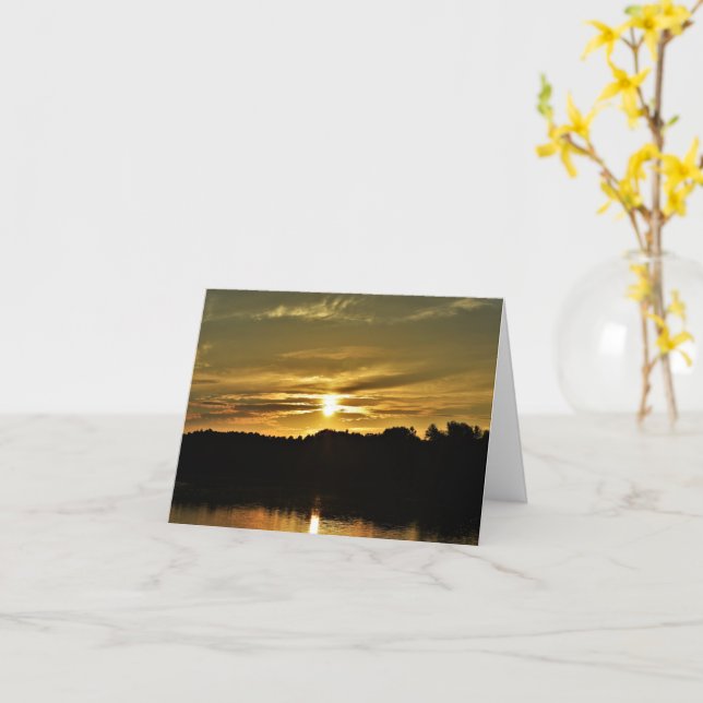 Golden Hour Sunset Över Sjö Kort (Gul blomma)